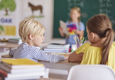 Mon enfant entre au CP : comment l’accompagner dans l’apprentissage de la lecture ?
